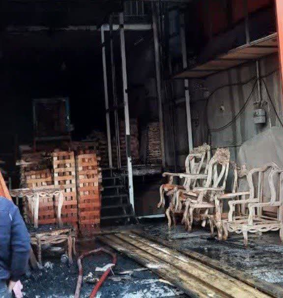 مهار آتش‌سوزی کارگاه نجاری خیابان کاسه گران قم 